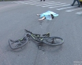 В Тюмени под колесами самосвала погибла 50-летняя велосипедистка