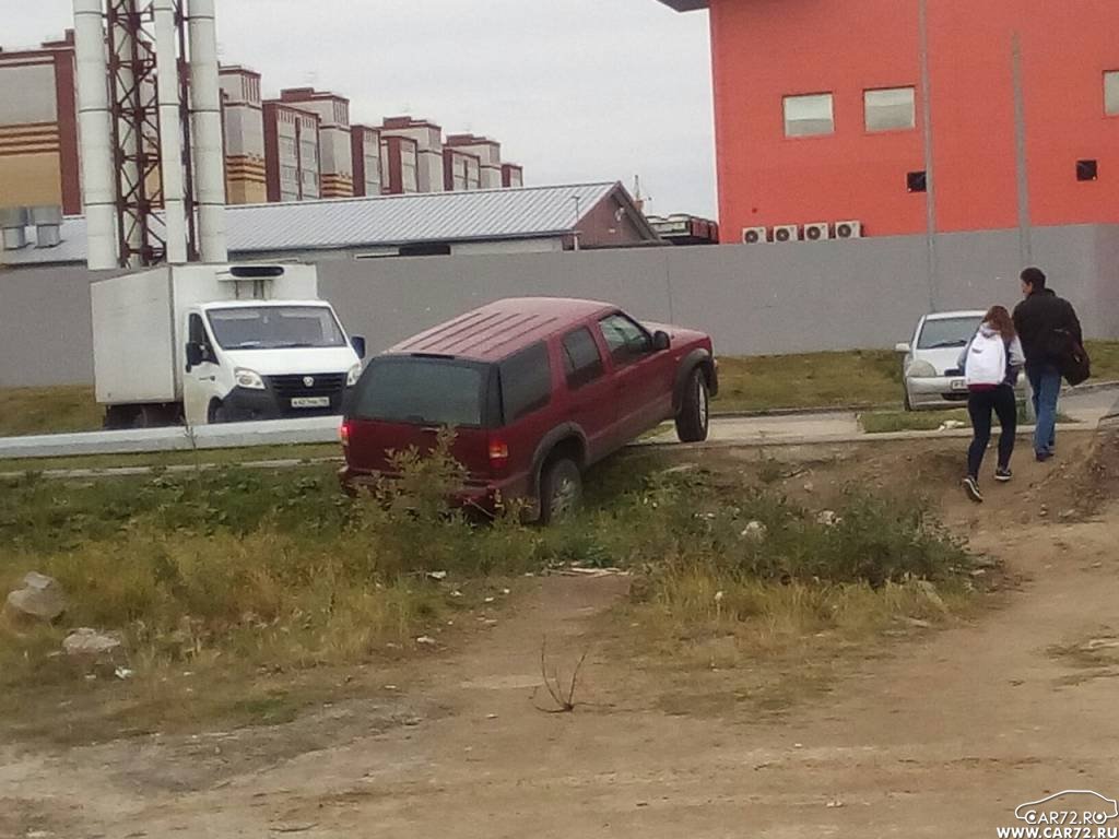 В Тюмени появился платный проезд между ул. Широтной и АШАНом 