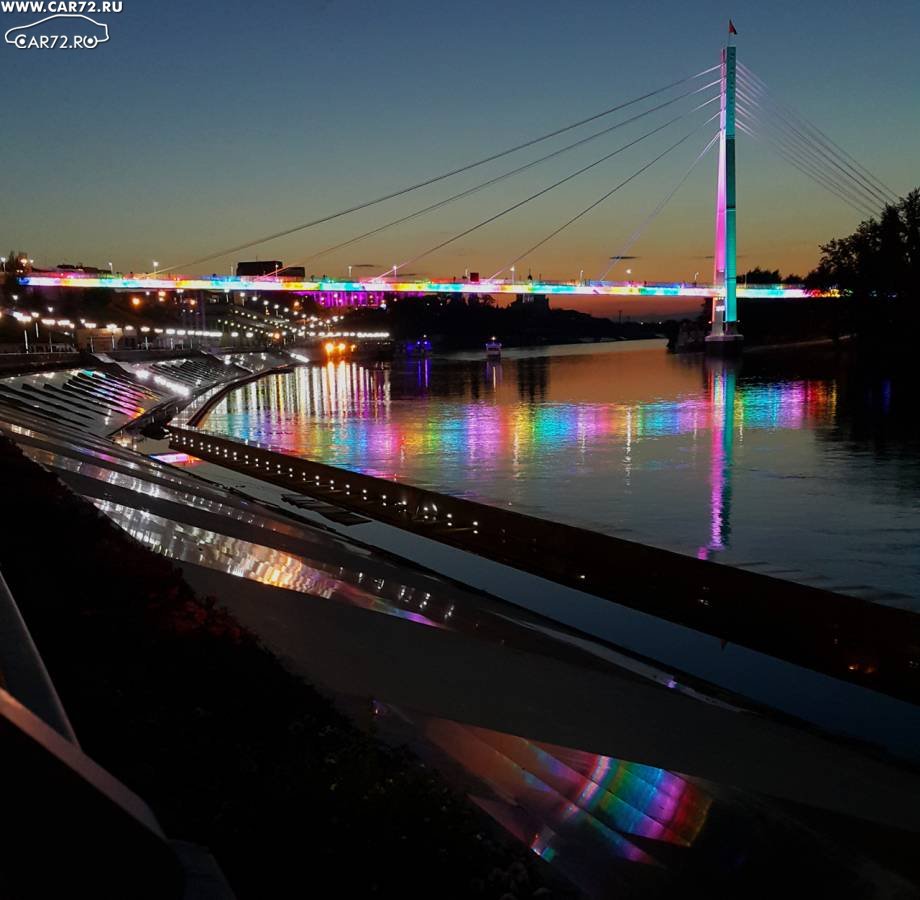 Часы на мосту влюбленных в тюмени