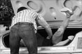 Инспекторы ДПС спасли девушку из багажника автомобиля