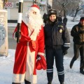 Дисциплинированные водители получат подарки от инспекторов и Деда Мороза