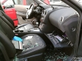 Вор за 2 часа разбил стекла у трех автомобилей на парковках у торговых центров