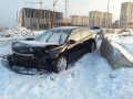Водитель не заметил бетонные блоки: Toyota Camry разбита, позвонок сломан