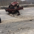 КамАЗ съехал в обрыв после ДТП с ВАЗ-2107 на трассе Тюмень - Ханты-Мансийск