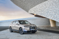 BMW привезет в Россию электрокроссовер iX