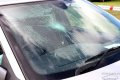 Пьяный тюменец разбил лобовое стекло и распинал двери на чужом автомобиле