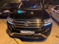 Повесил на Toyota Land Cruiser красивый госномер 111 вместо 856