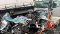 Автомобиль Chery зажало между двух фур на трассе Екатеринбург — Тюмень. Трое погибло.