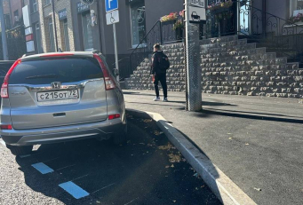 Синяя разметка на улицах Хохрякова и Володарского