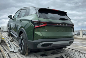 Первые фотографии Lada Azimut. Прототипы засняли на улице в Тольятти.