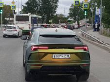 Lamborghini Urus B001KX86