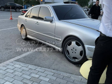 BMW vs Mercedes у цирка на Герцена 
