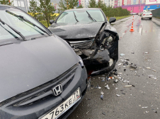 Девочка полутора лет пострадала в ДТП "Хонды" и "Лексуса" на ул. Федюнинского 