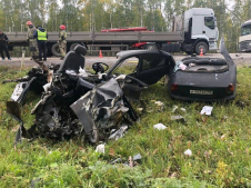 Chevrolet и грузовик MAN на трассе Екатеринбург - Тюмень. 