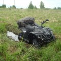 Квадроцикл «Стелс» опрокинулся на полевой дороге в Ярковском районе. Квадроциклом управлял 27-летний молодой человек, категории «А» для управления квадроциклом он не имеет. 