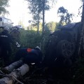 Дорожно-транспортное происшествие, в котором погибли 2 человека, произошло в Тюмени сегодня утром. Около 7-ми часов утра на Старом Тобольском тракте в районе поселка Антипино съехал в кювет, перевернулся и въехал в деревья автомобиль «БМВ 740». По предвар