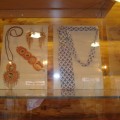 Кому галстук модный нужен?))) В выставочном зале размещен