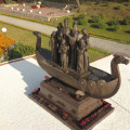 В Тюмени памятник семье российского императора Николая II.