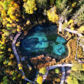 Озеро с гейзерами на Алате