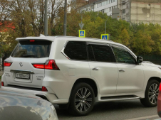 Lexus LX570 T100HA72